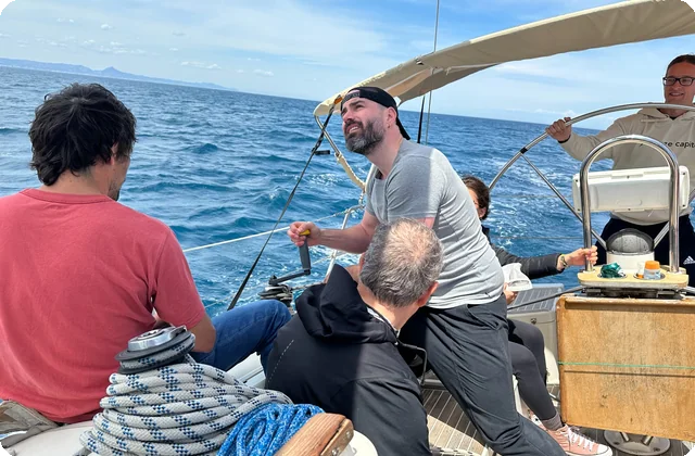 Salida de navegación a vela en la bahía de Altea