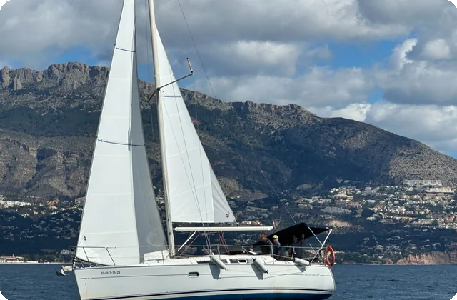 Travesías costeras y vida a bordo en Altea